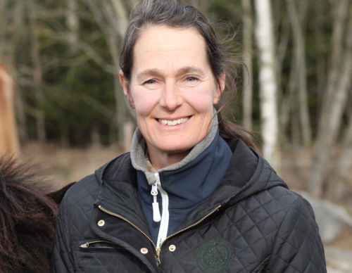 Cecilia Haking är utbildad B-intruktör på islandshäst.